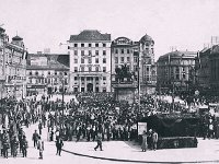 Trg bana Jelačića (tada Harmica) 17. prosinac 1866. godine, otkrivanje spomenika.jpg